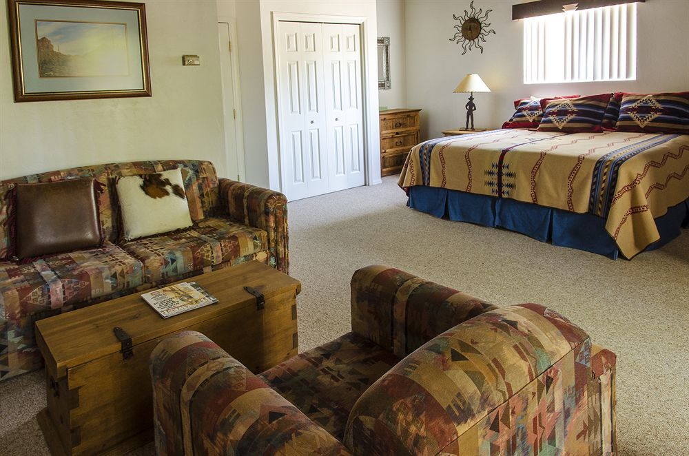 White Stallion Ranch 4* Avra